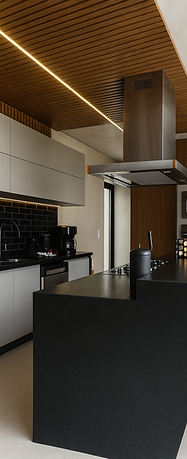 Cozinha planejada em obra residencial